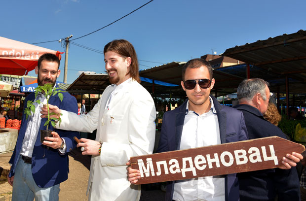 Од пародије до листе